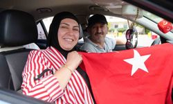 Kapıkule'den yurda giriş yapan gurbetçiler: 'Bayrağı görünce bütün yorgunluğumuz geçiyor'