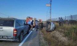 Karabük'te otomobil devrildi, 2 kişi yaralandı