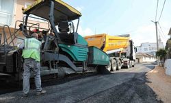 Karacabey'in Yenikaraağaç Mahallesi'nde yollar yenileniyor