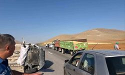 Karaman'da traktörün römorkuna çarpan otomobil devrildi: 1 yaralı