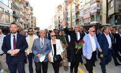 Kayısı Festivali kortej yürüyüşü coşkuyla yapıldı