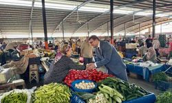 Kaymakam Sözen pazarcı esnafı ve vatandaşlarla buluştu