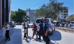 Kuşadası'nda zabıta memurunu darbeden 2 kadın dilenci tutuklandı