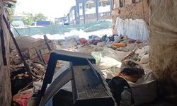 Malatya'da halk sağlığını tehdit eden ruhsatsız kayısı deposuna mühür
