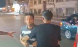 Motosiklet sürücüsüne yumruklu saldırı kamerada