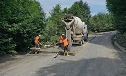 Ordu'da 3 ilçeye hizmet verecek grup yolunda beton yol çalışması başladı