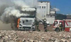 Park halindeki çekici alevlere teslim oldu