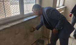 Patnos'ta tatille birlikte okullarda tadilat çalışması başladı
