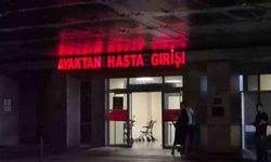 Plakasız motosiklet 'dur' ihtarına uymadı, bekçiye çarpıp kaçtı