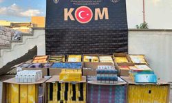 Polis durdurduğu tırda 13 bin 140 paket gümrük kaçağı sigara ele geçirdi