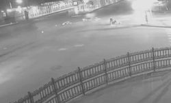 Sakarya'da 1 kişinin hayatını kaybettiği kaza anı güvenlik kamerasına yansıdı