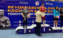 Sivaslı boksör Ecrin'den Türkiye ikinciliği