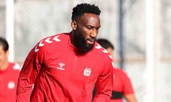Sivasspor, Aaron Appindangoye'nin sözleşmesini yeniledi