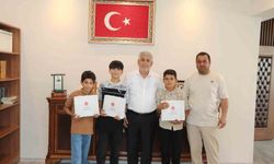 Suyun parasını kameraya gösteren çocuklar müftülükte ağırlandı