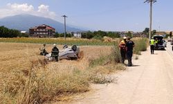 Taklalar atan otomobil buğday tarlasına uçtu: 1 yaralı