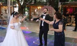 Tayvanlı eşi ile İrlanda'da başlayan aşkı Eskişehir'de çiftetelli oynadıkları düğünle taçlandı