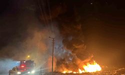 Tekirdağ'da atık döküm alanında yangın: Alevler geceyi aydınlattı