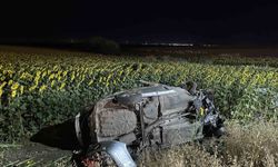 Tekirdağ'da otomobil beton bloğa çarparak tarlaya devrildi: 3'ü çocuk 5 yaralı