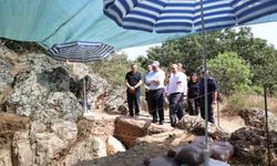 Vali Toraman, İnkaya Mağarası kazı alanında incelemelerde bulundu