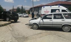 Yalvaç'ta iki otomobil çarpıştı: 2 yaralı