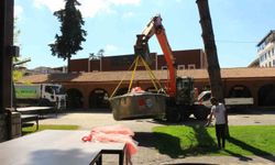 Yaprak Festivali'nde 100 bin 60 dolmanın pişeceği dev kazanı iş makinesiyle taşındı
