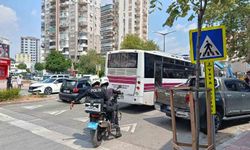Yolcu minibüsünün yaya geçidinde çarptığı genç kız öldü