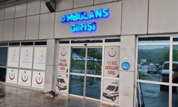 Zonguldak'ta minibüs motosikletle çarpıştı: 17 yaşındaki sürücü ağır yaralandı