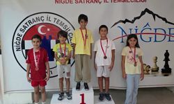 30 Ağustos Zafer Bayramı Satranç Turnuvası'nda şampiyonlar belli oldu