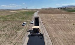 Ağrı'da, köylerde yol ve altyapı çalışmaları sürüyor