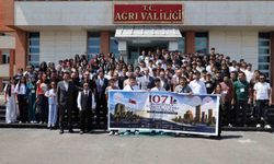 Ağrı'dan 200 öğrenci Çanakkale ve Ankara'ya tarih yolculuğuna uğurlandı