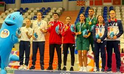 Akdeniz Oyunları'nda tarihi başarı: Erzincanlı milli badmintoncular altın madalyanın sahibi oldu