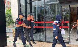 Alanya'da eşini ve kayınvalidesini bıçaklayan şahıs adliyeye sevk edildi