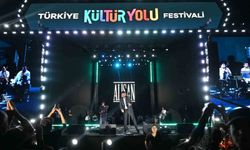 Alişan, Nevşehir Kültür Yolu Festivali'nde sahne aldı