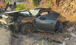 Antalya'da otomobil takla attı: 1 ölü, 2 yaralı