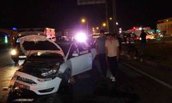 Antalya'da otomobiller çarpıştı: 2 yaralı