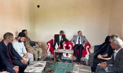 Arpaçay Kaymakamı Güvenç, Kıbrıs Gazisi Şimşir'i evinde ziyaret etti