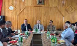 Arpaçay Kaymakamı Güvenç, köy ziyaretlerinde vatandaşların taleplerini dinledi