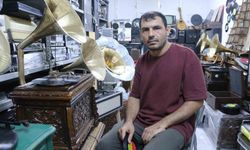 Asırlık gramofonları hayata döndürerek tarihin sesini yaşatıyor