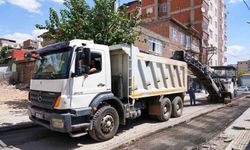Bağlar'da 5 cadde sıcak asfaltla yenileniyor