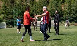 Bakan Işıkhan, Bolu kampındaki Mardin 1969 Spor'u ziyaret etti