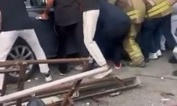 Beykoz'da kontrolden çıkan otomobil yayalara ve dükkana çarptı: 6 yaralı