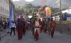Bitlis'in kurtuluşunun 110. yılı coşkusu kortej yürüyüşüyle başladı