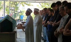 Bostancı'da 5. kattan düşerek hayatını kaybeden genç kız son yolculuğuna uğurlandı