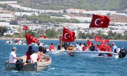 Bozyazı'da amatör balıkçılardan 30 Ağustos'a denizde anlamlı kutlama