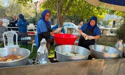 Burhaniye'de geleneksel lokma hayrı yapıldı