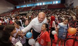 Canik'te 2 bin 500 çocuk hediyelerle buluşuyor