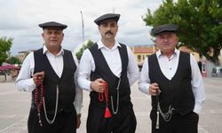 Çarşamba Beyleri, geleneksel kıyafetleriyle geçmişi geleceğe taşıyor