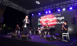 Çarşı Melikgazi'de nostaljik şarkılar gönülleri fethetti