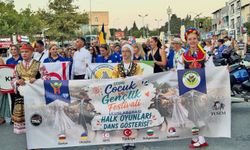 Çeşme'de uluslararası halk dansları şöleni