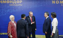 Cumhurbaşkanı Erdoğan, Bişkek Arena'da Kırgız mevkidaşı Caparov tarafından karşılandı